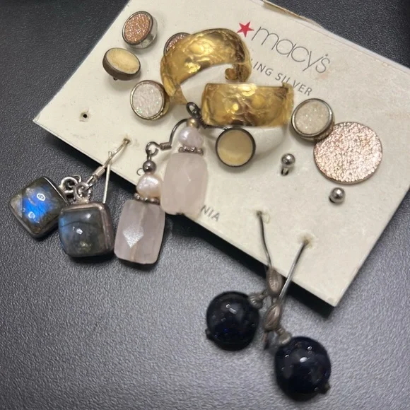 bundle of jewelry- costume, used for crafts or jewelry. Newer and clean. - Picture 8 of 16